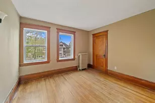 985 5th St E, Saint Paul, MN 55106 - Photo 11