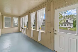 985 5th St E, Saint Paul, MN 55106 - Photo 7