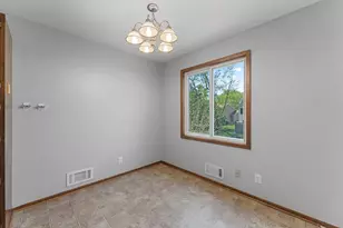 10276 Winter Pl, Eden Prairie, MN 55347 - Photo 15