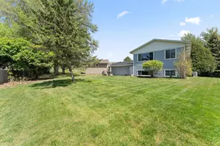 10276 Winter Pl, Eden Prairie, MN 55347 - Photo 5