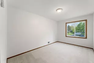 10276 Winter Pl, Eden Prairie, MN 55347 - Photo 23