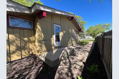 122 Craig Way NE, Fridley, MN 55432 - Photo 3