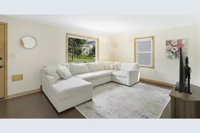 582 36 1/2 Avenue NE, Minneapolis, MN 55418 - Photo 3
