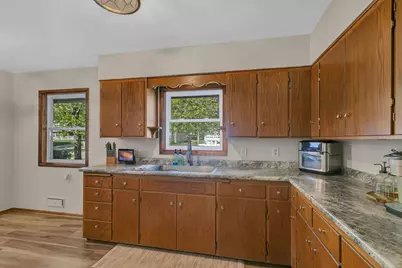 709 S Miller Avenue, Litchfield, MN 55355 - Photo 5