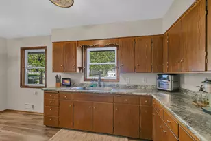 709 S Miller Ave, Litchfield, MN 55355 - Photo 5
