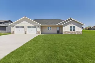 315 11th Street SE, Freeport, MN 56331 - Photo 1