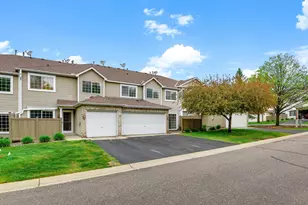11256 Providence Ln, Eden Prairie, MN 55344 - Photo 3