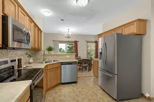 6869 Folkestone Rd, Apple Valley, MN 55124 - Photo 5