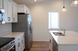 2932 74th Avenue S, Fargo, ND 58104 - Photo 3