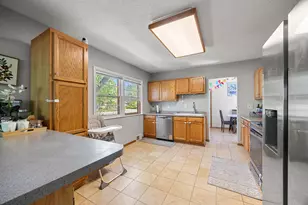 4760 Dominick Dr, Hopkins, MN 55343 - Photo 7
