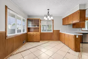 1633 Sherwood Ave, Saint Paul, MN 55106 - Photo 9