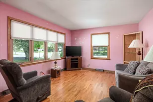 503 S 9th St, La Crescent, MN 55947 - Photo 3
