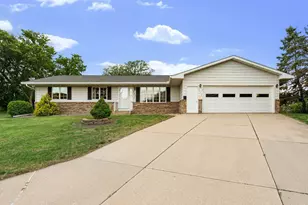 307 14th Pl NW, Austin, MN 55912 - Photo 1