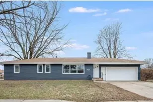 704 Washington Ave, Fairmont, MN 56031 - Photo 1