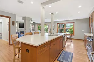7109 Heatherton Trail, Edina, MN 55435 - Photo 13