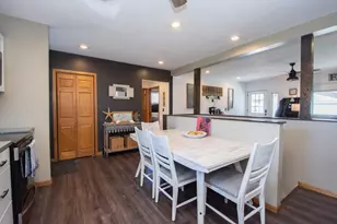 906 14th St N, Moorhead, MN 56560 - Photo 5