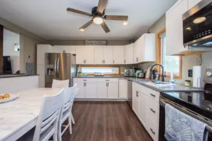 906 14th St N, Moorhead, MN 56560 - Photo 7