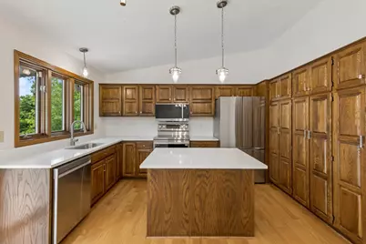 9526 Woodbridge Road, Bloomington, MN 55438 - Photo 13
