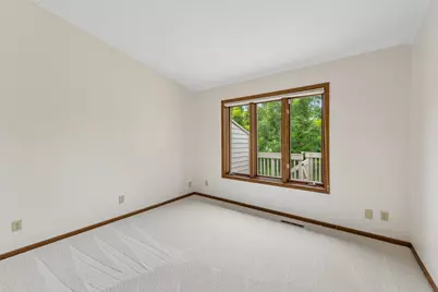 9526 Woodbridge Road, Bloomington, MN 55438 - Photo 17