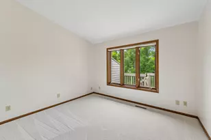 9526 Woodbridge Rd, Bloomington, MN 55438 - Photo 17