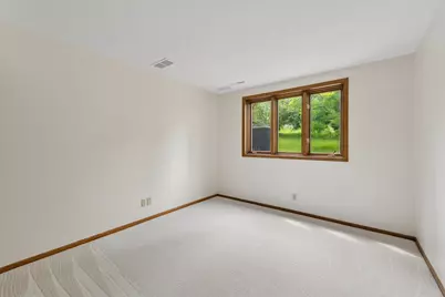 9526 Woodbridge Road, Bloomington, MN 55438 - Photo 35
