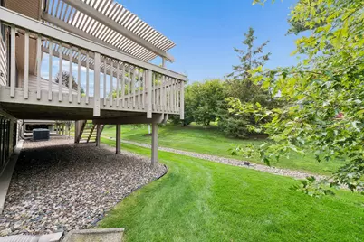 9526 Woodbridge Road, Bloomington, MN 55438 - Photo 41