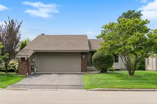 9526 Woodbridge Rd, Bloomington, MN 55438 - Photo 3