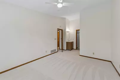 9526 Woodbridge Road, Bloomington, MN 55438 - Photo 21