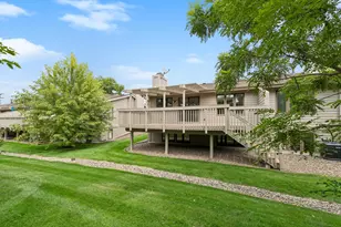 9526 Woodbridge Rd, Bloomington, MN 55438 - Photo 43