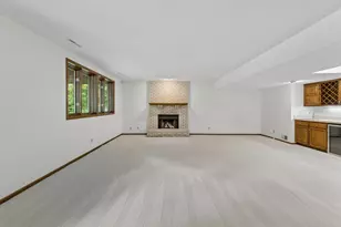 9526 Woodbridge Rd, Bloomington, MN 55438 - Photo 31