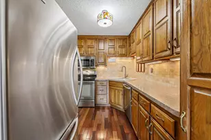 8720 N Maplebrook Cir, Brooklyn Park, MN 55445 - Photo 13