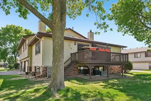 8720 N Maplebrook Cir, Brooklyn Park, MN 55445 - Photo 19