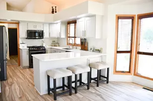 885 Briarwood Dr, Worthington, MN 56187 - Photo 5
