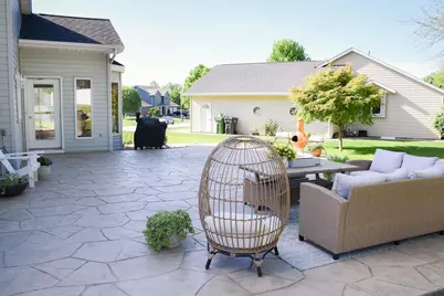 885 Briarwood Drive, Worthington, MN 56187 - Photo 29