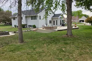 885 Briarwood Dr, Worthington, MN 56187 - Photo 3