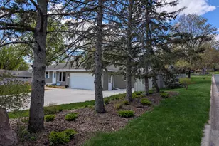 15200 Lead St, Burnsville, MN 55306 - Photo 25