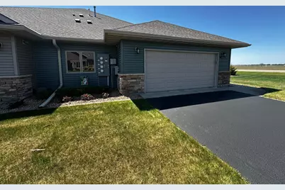 1636 Thunderbird Road #11, Marshall, MN 56258 - Photo 5