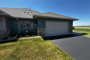 1636 Thunderbird Rd, Marshall, MN 56258 - Photo 5