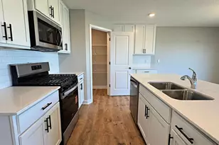 1662 Shasta Dr, Shakopee, MN 55379 - Photo 3