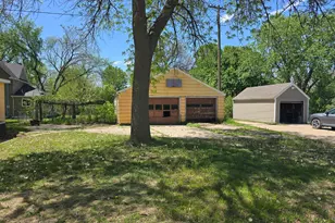 410 E Ciro St, Truman, MN 56088 - Photo 5