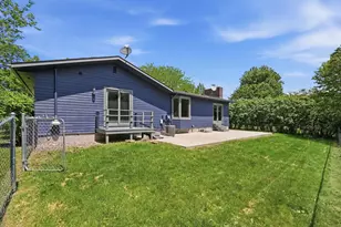 817 24th Ave SW, Willmar, MN 56201 - Photo 5