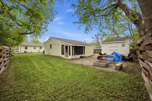 911 18th St N, Moorhead, MN 56560 - Photo 3
