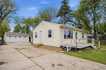 911 18th Street N, Moorhead, MN 56560 - Photo 1