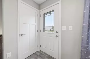 911 18th St N, Moorhead, MN 56560 - Photo 5