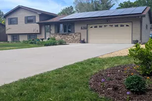 705 Spillway Dr, La Crosse, WI 54603 - Photo 3