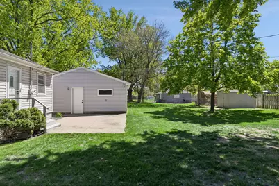 8230 Clinton Avenue S, Bloomington, MN 55420 - Photo 27