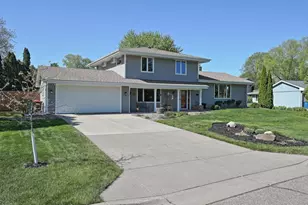716 Eldridge Ave E, Maplewood, MN 55117 - Photo 1