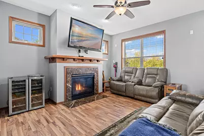 1802 Colonial Lane #1, Chanhassen, MN 55317 - Photo 9