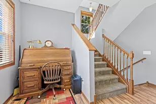 1802 Colonial Ln, Chanhassen, MN 55317 - Photo 11