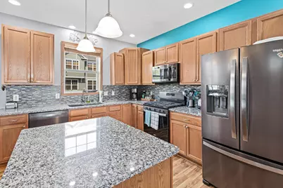 1802 Colonial Lane #1, Chanhassen, MN 55317 - Photo 3